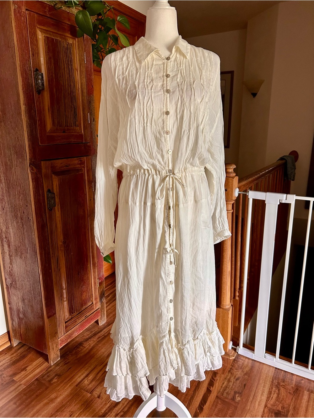 Free People Stunning White Button-Front Ruffle-Hem Long-Sleeve Maxi Dress